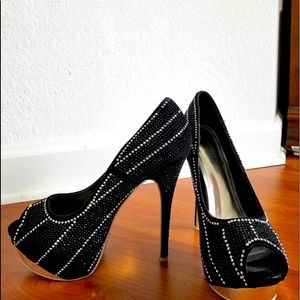 Mascotte 6inch Heels, Color Black & Silver, Size 10